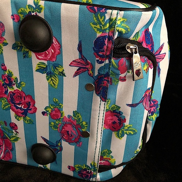 $160 Betsy Johnson Carry On Duffel Roses + Stripes - Picture 11 of 16